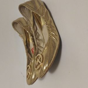 Michael kors women gold color flats shoes Sz 6